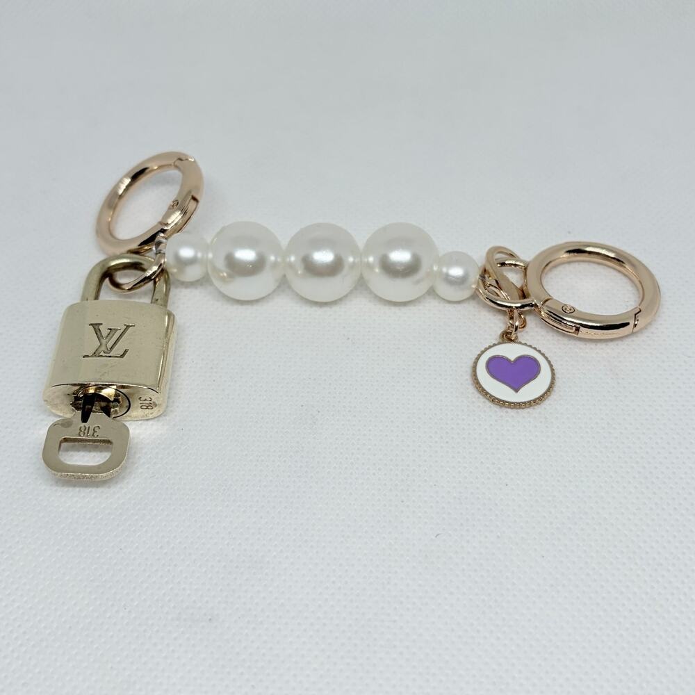 Louis Vuitton Lock & Key Set #318 w/ a Pearl Bead Purple Heart Charm Keychain